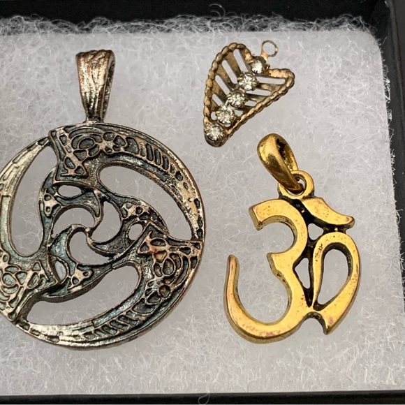 Assorted Vintage Pendants Lot of 5 - Picture 2 of 7